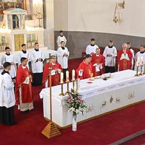 Biskup Šaško predvodio misu zaziva Duha Svetoga za učenike i djelatnike Nadbiskupske klasične gimnazije